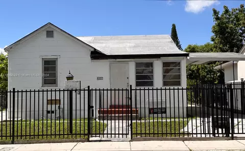 4237 SW 7th St, Miami, FL 33134