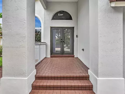 18454 NW 9th St, Pembroke Pines, FL 33029