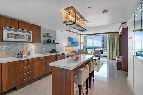 6801 Collins Ave #912, Miami Beach, FL 33141