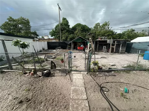 560 E 15th St, Hialeah, FL 33010 photo 3