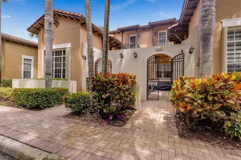 961 SW 147 Ter, Pembroke Pines, FL 33027