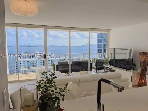 7601 E Treasure Dr #2121, North Bay Village, FL 33141