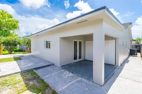 Exterior - 7845 W 5th Ct, Hialeah, FL 33014 photo 4 of 5