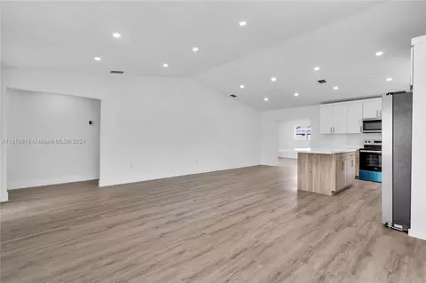 Living - 7845 W 5th Ct, Hialeah, FL 33014 photo 2 of 5