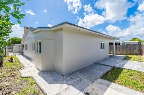 Exterior - 7845 W 5th Ct, Hialeah, FL 33014 photo 5 of 5