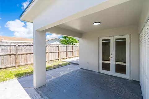 Exterior - 7845 W 5th Ct, Hialeah, FL 33014 photo 2 of 5