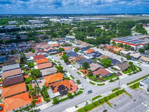 View/Area - 7845 W 5th Ct, Hialeah, FL 33014 photo 1 of 3