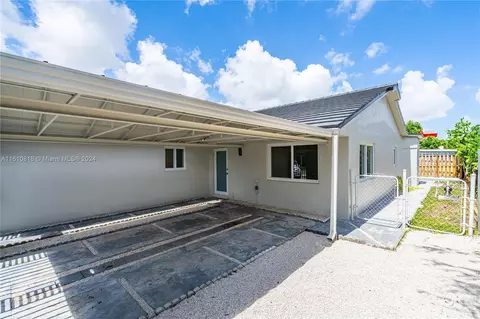 Exterior - 7845 W 5th Ct, Hialeah, FL 33014 photo 3 of 5