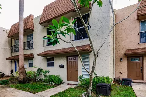 565 N Pine Island Rd #34, Plantation, FL 33324