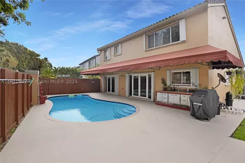 15839 SW 72nd Ter, Miami, FL 33193