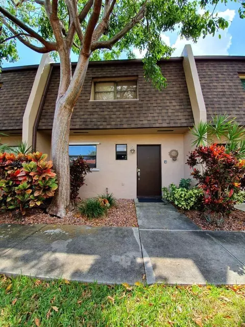 2520 Van Buren St #6, Hollywood, FL 33020