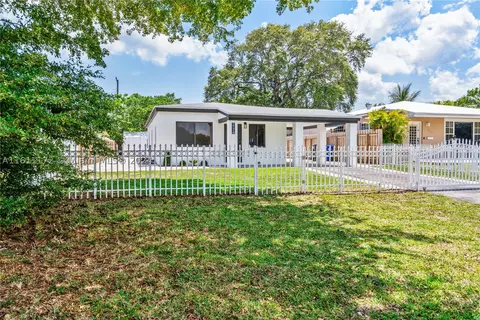 2174 NE 174th St, North Miami Beach, FL 33162