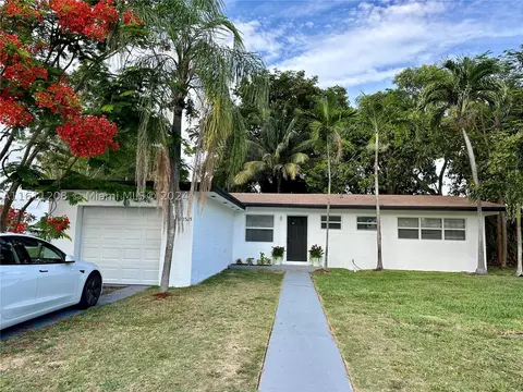 20525 Island Rd, Cutler Bay, FL 33189