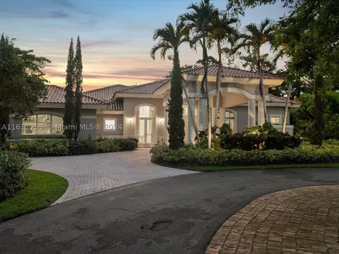 9350 SW 93rd Pl, Miami, FL 33176