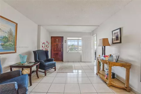391 E 38th St, Hialeah, FL 33013 photo 4