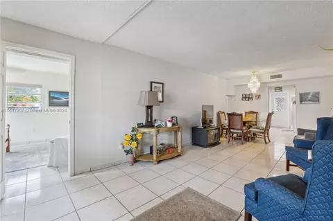 391 E 38th St, Hialeah, FL 33013 photo 6