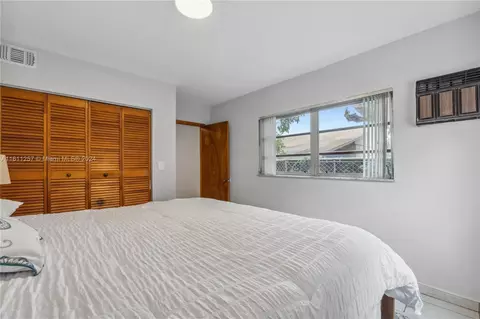 391 E 38th St, Hialeah, FL 33013 photo 18