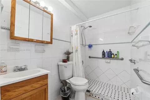 391 E 38th St, Hialeah, FL 33013 photo 22