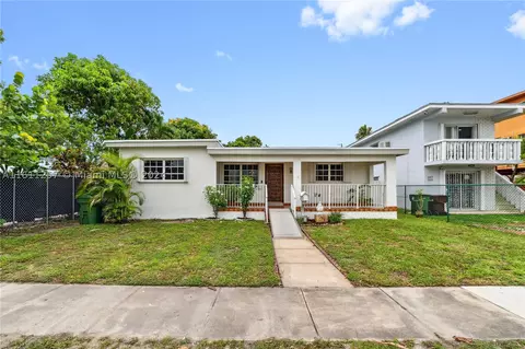 391 E 38th St, Hialeah, FL 33013 photo 1