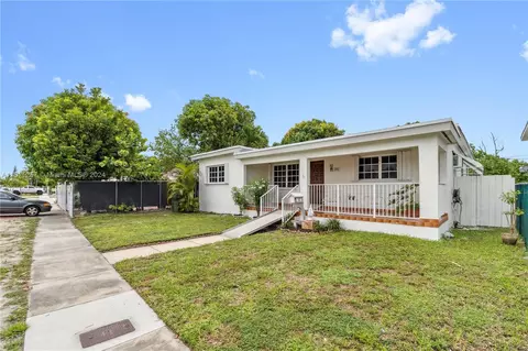 391 E 38th St, Hialeah, FL 33013 photo 2