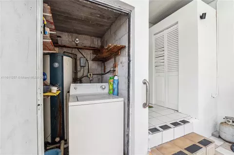 391 E 38th St, Hialeah, FL 33013 photo 29