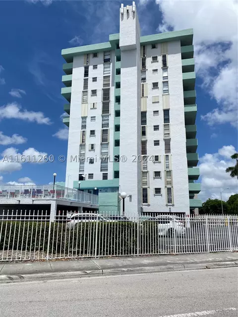 1825 W 44th Pl #508, Hialeah, FL 33012