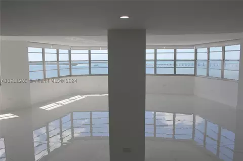 905 Brickell Bay Dr #1927, Miami, FL 33131