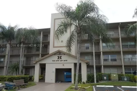 700 SW 137th Ave #107H, Pembroke Pines, FL 33027
