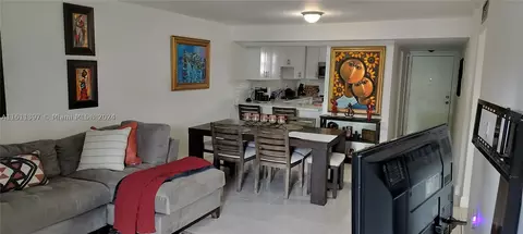 1990 W 56th St #1302, Hialeah, FL 33012