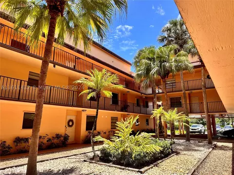 450 Commodore Dr #204, Plantation, FL 33325