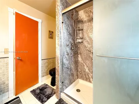 Bath - 20007 NW 58th Pl, Hialeah, FL 33015 photo 3 of 4