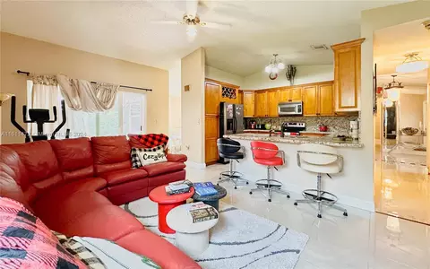 Other - 20007 NW 58th Pl, Hialeah, FL 33015 photo 5 of 7