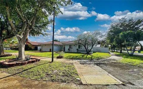 Other - 20007 NW 58th Pl, Hialeah, FL 33015 photo 2 of 7