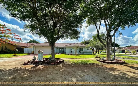 Other - 20007 NW 58th Pl, Hialeah, FL 33015 photo 3 of 7