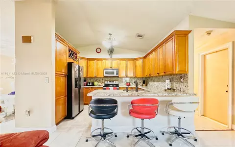 Kitchen - 20007 NW 58th Pl, Hialeah, FL 33015 photo 1 of 3