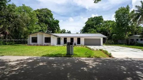 8820 SW 182nd Ter, Palmetto Bay, FL 33157