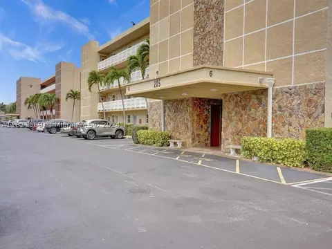 205 SE 11th Ter #107, Dania Beach, FL 33004