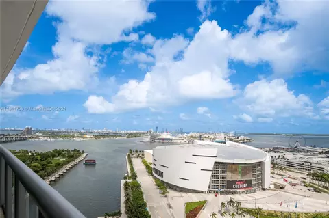 888 Biscayne Blvd #2004, Miami, FL 33132