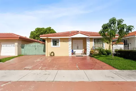 5766 SW 149th Pl, Miami, FL 33193