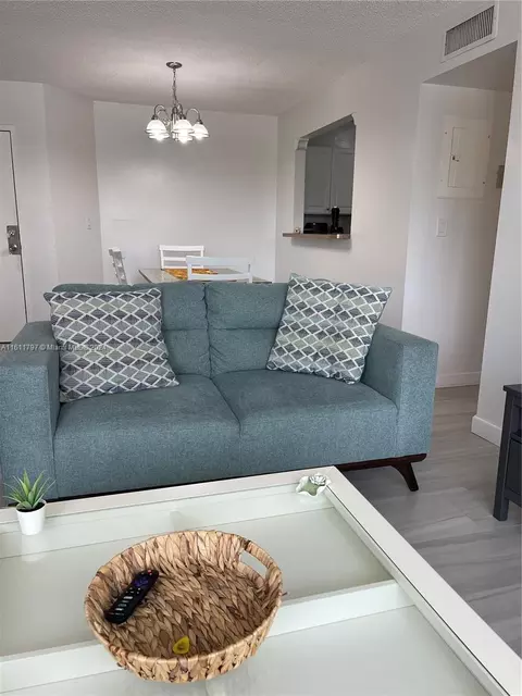 8045 NW 7th St #2210, Miami, FL 33126