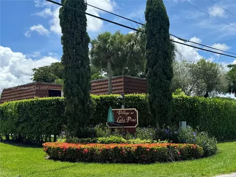 830 SW 118th Ter #830, Davie, FL 33325