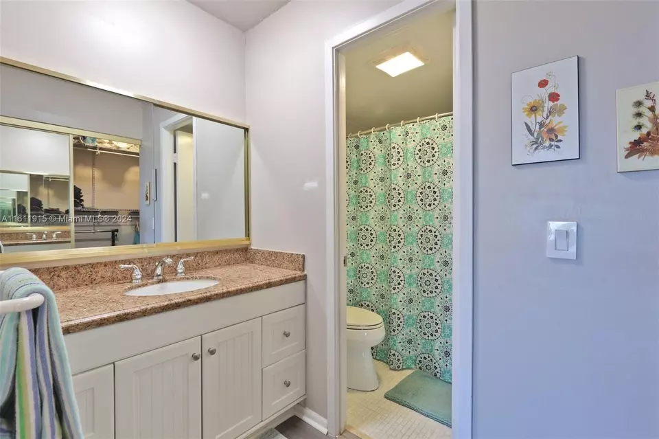 Bath - 200 Diplomat Pkwy #625, Hallandale Beach, FL 33009 photo 2 of 4