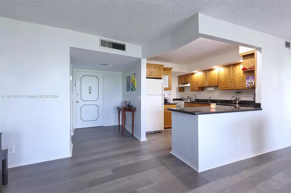 Kitchen - 200 Diplomat Pkwy #625, Hallandale Beach, FL 33009 photo 4 of 4