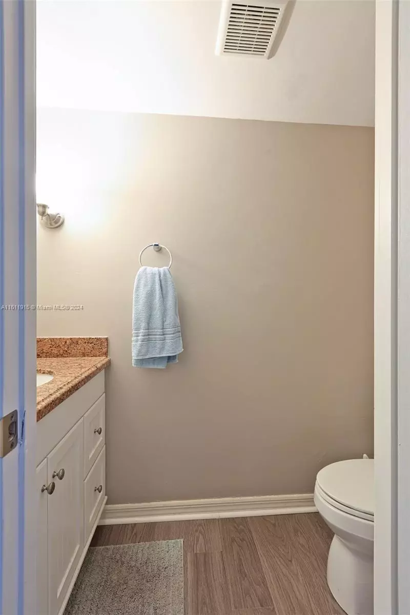 Bath - 200 Diplomat Pkwy #625, Hallandale Beach, FL 33009 photo 1 of 4