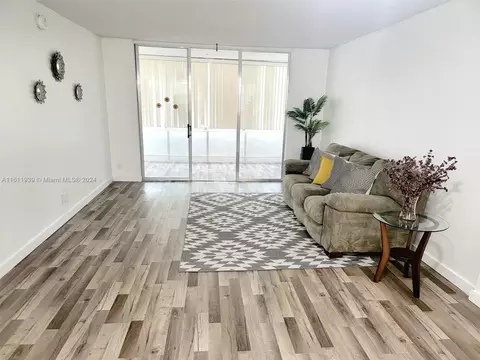 2999 NW 48th Ave #342, Lauderdale Lakes, FL 33313