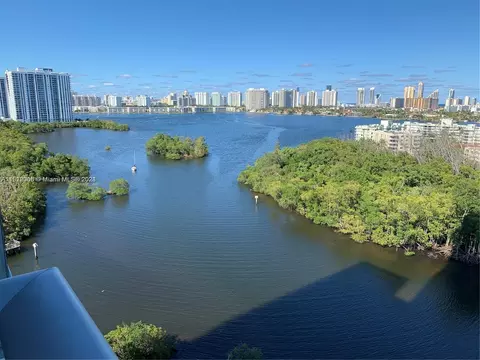 16385 Biscayne Blvd #1418, North Miami Beach, FL 33160