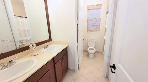 3326 W 97th Ter, Hialeah, FL 33018 photo 16