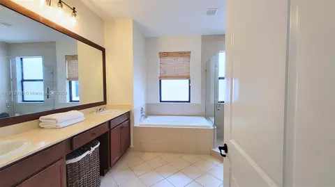 3326 W 97th Ter, Hialeah, FL 33018 photo 22