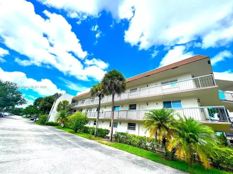 7500 NW 17th St #102, Plantation, FL 33313