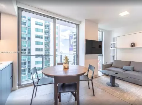 227 NE 2nd St #2112, Miami, FL 33132